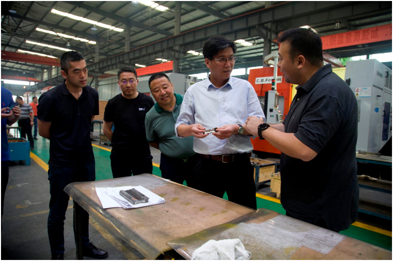 綿竹市市委副書記、市長李棟蒞臨集團(tuán)調(diào)研