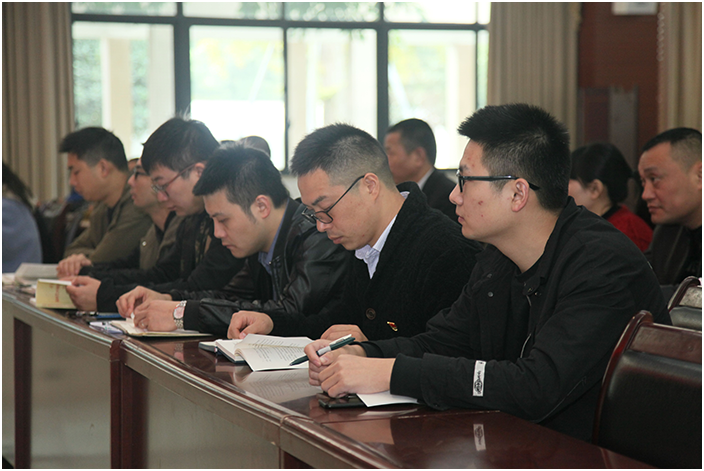 仟坤集團黨委組織召開“不忘初心、牢記使命” 主題教育專題黨課學習會