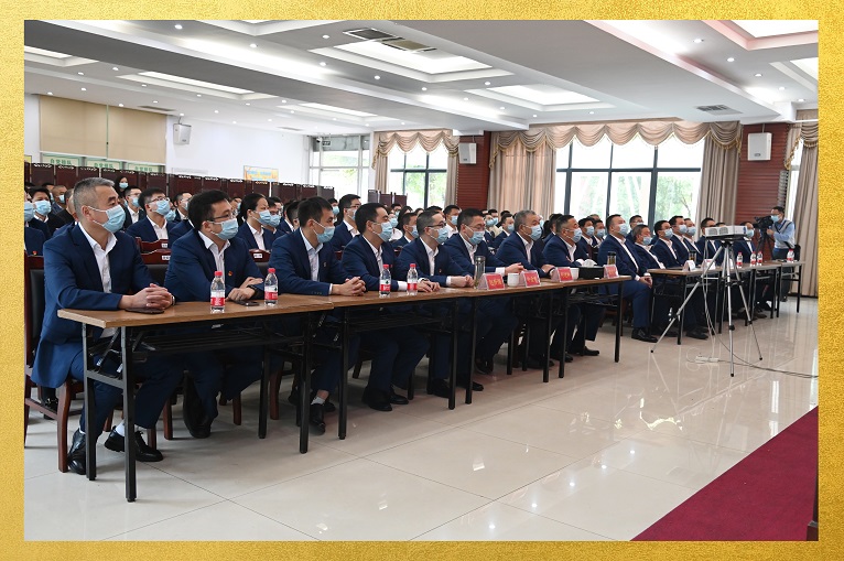 仟坤集團(tuán)集中組織收看黨的二十大開幕會